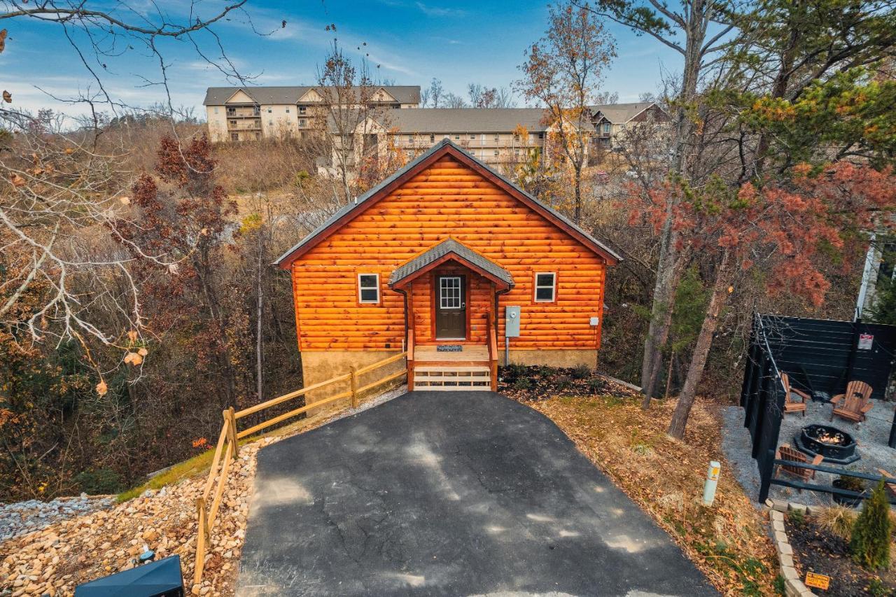 Mountains R Calling, Cozy Hideaway, King Beds, Hot-Tub, Arcade, Ev Ready Пиджен-Фордж Экстерьер фото
