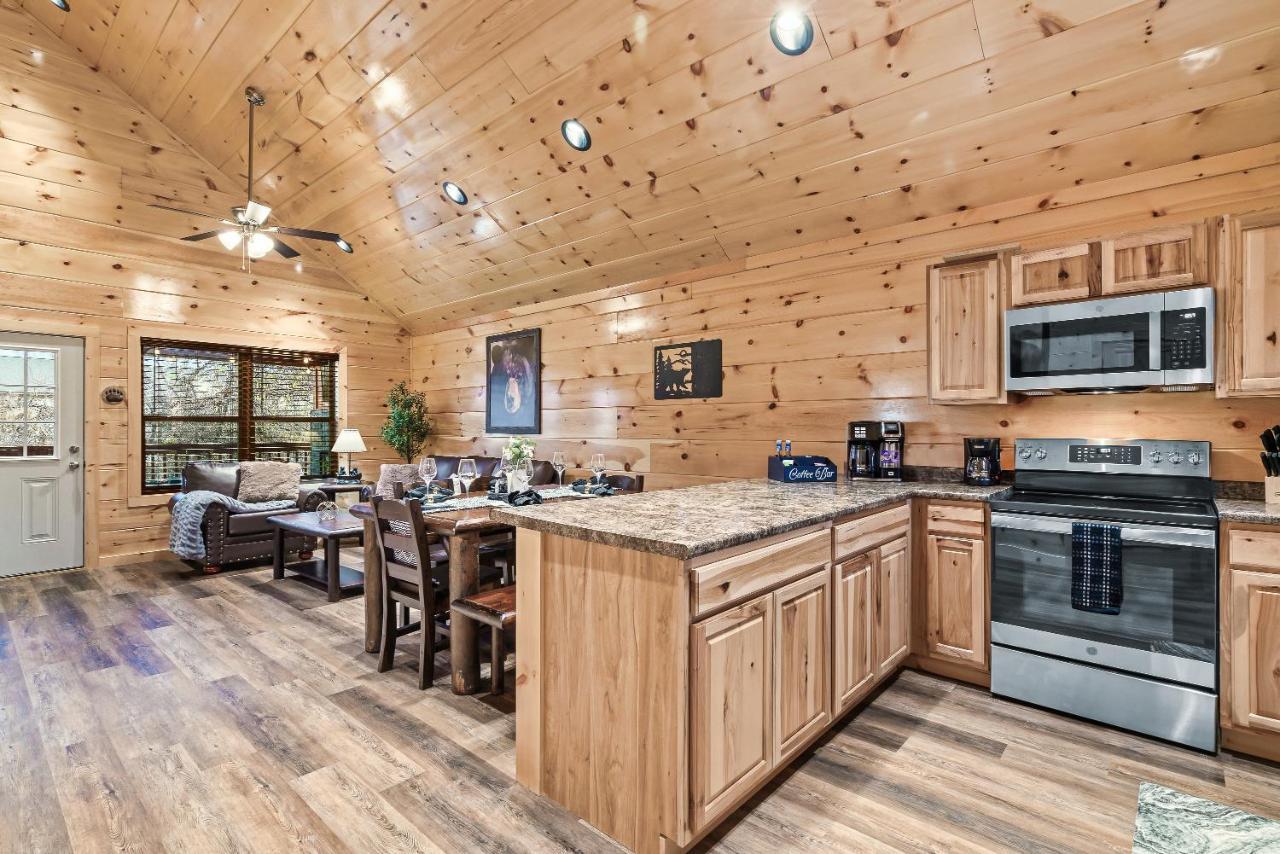 Mountains R Calling, Cozy Hideaway, King Beds, Hot-Tub, Arcade, Ev Ready Пиджен-Фордж Экстерьер фото