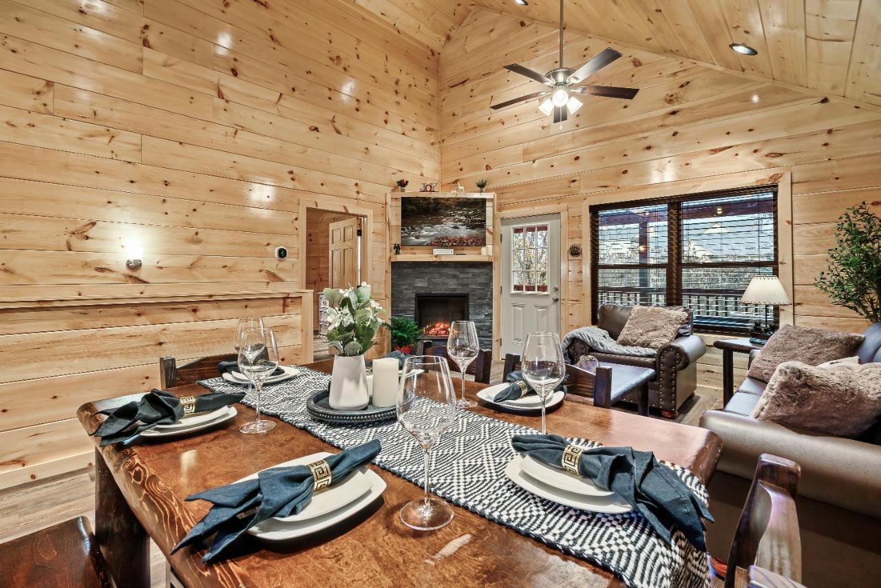 Mountains R Calling, Cozy Hideaway, King Beds, Hot-Tub, Arcade, Ev Ready Пиджен-Фордж Экстерьер фото