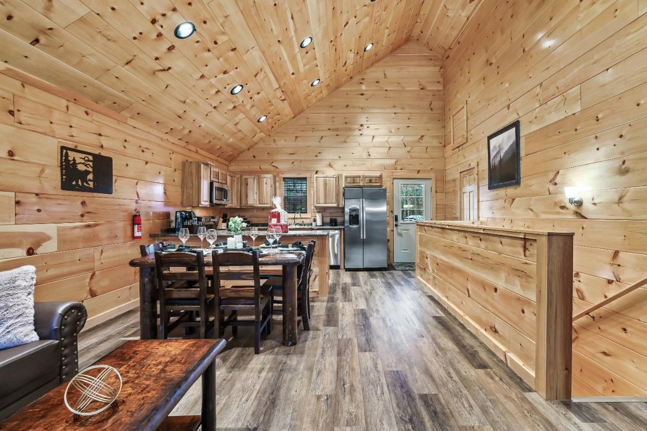 Mountains R Calling, Cozy Hideaway, King Beds, Hot-Tub, Arcade, Ev Ready Пиджен-Фордж Экстерьер фото